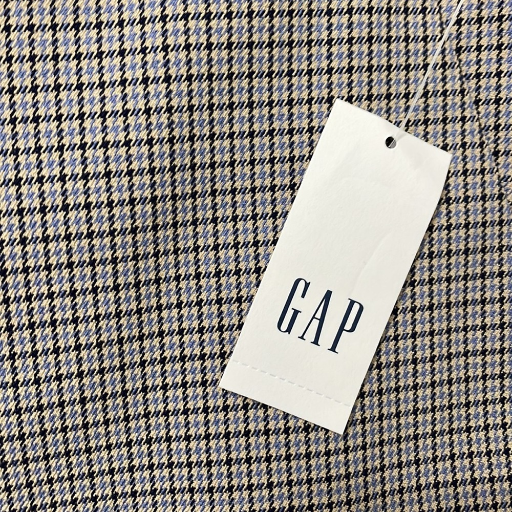 NWT ankle Gap Slim fit stretchable pants. Size 8 - Picture 2 of 8